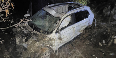 Araç kontrolünü kaybederek şarampole devrildi: 5 yaralı