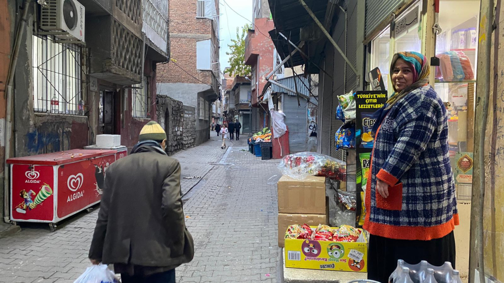 9 yıldır bakkal işleten Fatma Arpa