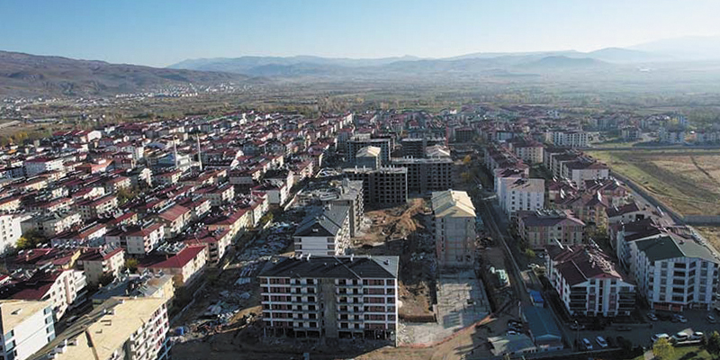 Bingöl’de TOKİ sözünü tutmadı, konut teslimi yine ertelendi