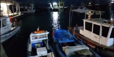 fotograf-dikilide-balikci-teknesi-batti-3-olu-2-kayip_4437_dhaphoto5