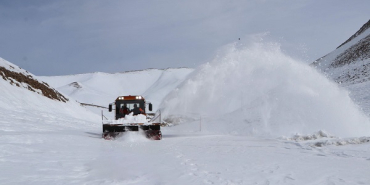 53-gundur-kapali-olan-van-bahcesaray-kara-yolunda-calisma_3496_dhaphoto1