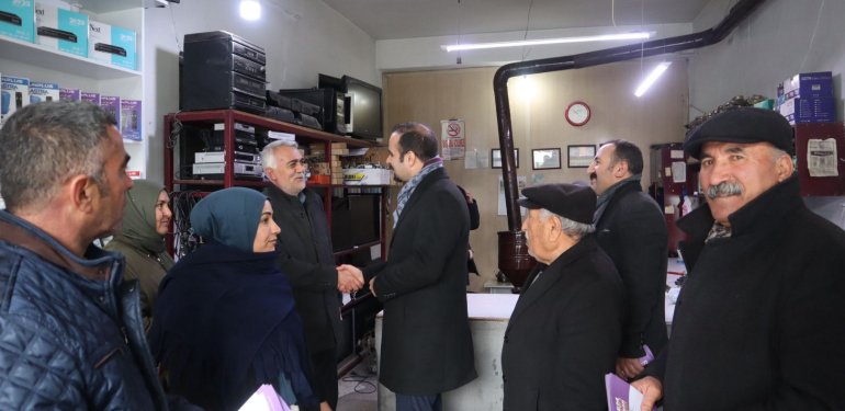 DEM Parti Erciş Eşbaşkan adayları esnafı ziyaret etti
