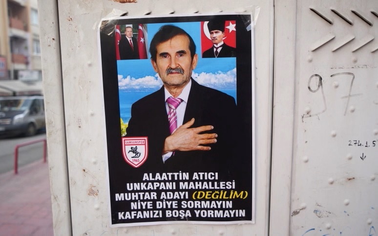 Bir yurttaş muhtar adayı olmadığını afişle duyurdu!