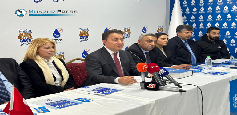 Babacan Tunceli’de hem iktidara hem de muhalefete yüklendi