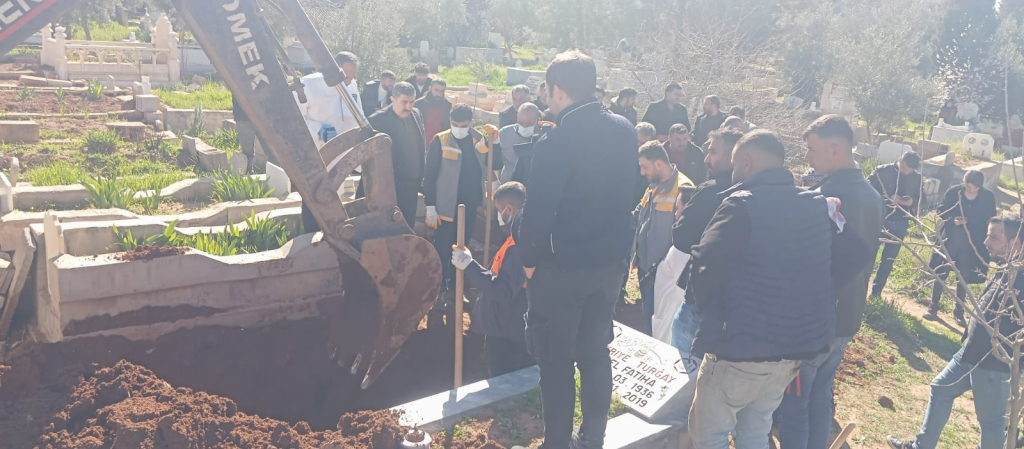 Mülteci kampında ölen Mardinli gencin mezarı ‘cinayet’ şüphesiyle açıldı