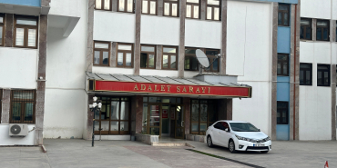 Dersim'de istismar davası sanığı gazeteciye ve tanığa saldırdı