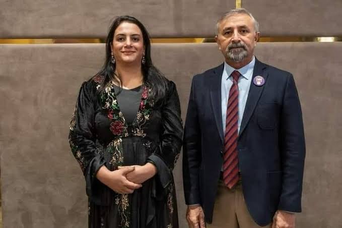 Kars Belediye Eş Başkan adayları: Bu topraklar kayyuma 3 beden büyük gelir!