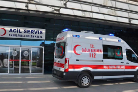 Diyarbakır'da düğüne giden araç şarampole devrildi: 4'ü çocuk 9 yaralı