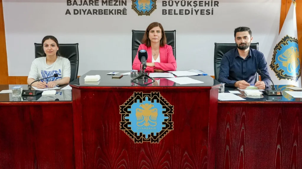 Diyarbakır Büyükşehir Belediyesi’nde tüm harcama işlemleri durduruldu