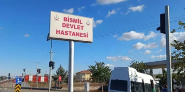 DIYARBAKIR’DA-OGRETMENINI-BICAKLAYAN-OGR_41857