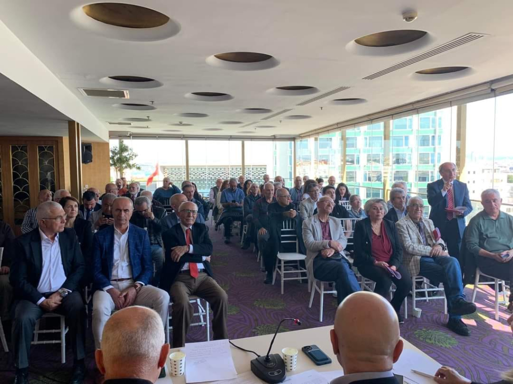 Tunceli Eğitim ve Sağlık Vakfı, 32. Olağan Genel Kurulu'nu gerçekleştirdi. 21 Nisan'da İstanbul Hill Otel'de gerçekleşen kurulda, Yönetim Kurulu Başkanı ve üyeleri seçildi.