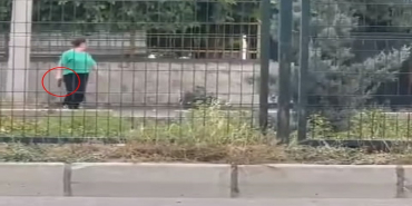 OKULDAN-ATILAN-KIZ-OGRENCI-SILAHLA-OKULU_49974 (1)