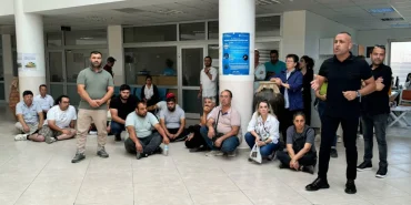 isten-cikarilan-belediye-iscileri-eyleme-basladi