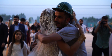 Kendisini enkazdan kurtaran madenciler düğününde sürpriz ya