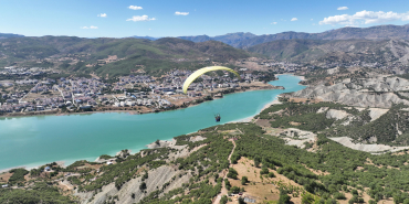 Tunceli Valisi Tekbıyıkoğlu, festivalde yamaç paraşütü ya