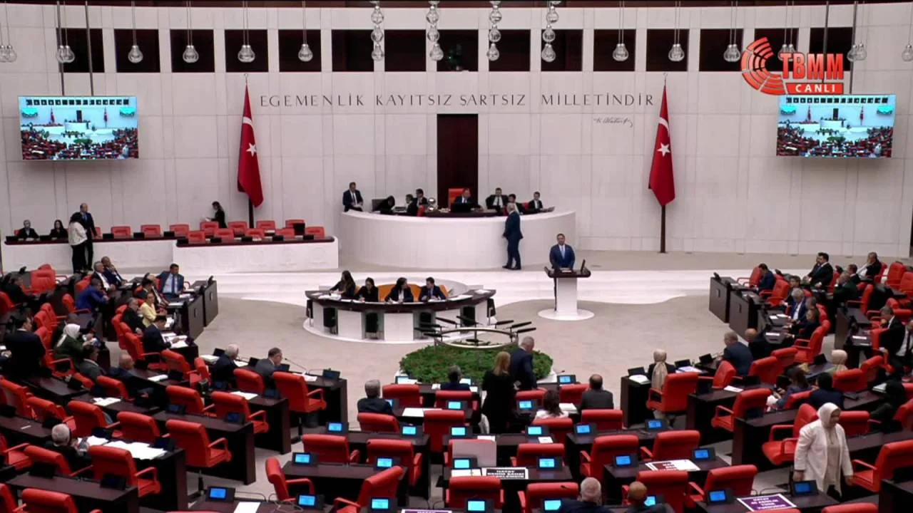 chp-li-akdogan-emekcinin-maasi-vergi-dilimleri-nedeniyle-her-ay-eriyip-bitiyor