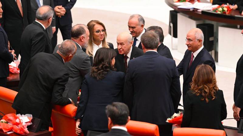 DEM Parti, Bahçeli dahil liderlerden randevu talep etmeyi tartışıyor