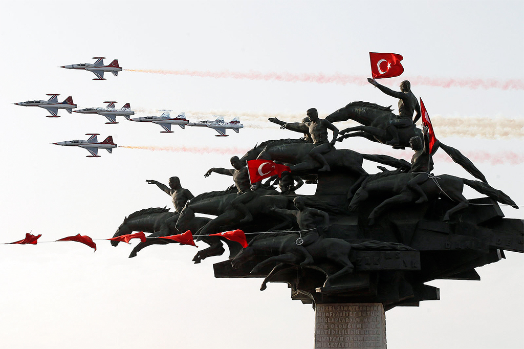 Savaş ve şiddet kaçınılmaz olarak güçleri “güvenlik”e odaklar. Bu doğal. Korunma, koruma, sakınma içgüdüsü güvenlikçi politikaları merkeze alır.