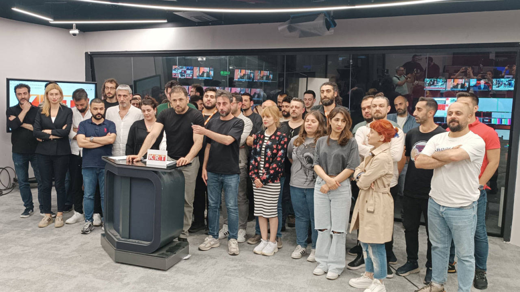 KRT TV emekçileri iş bıraktı: Kurum içerisinde nöbet başlatıldı