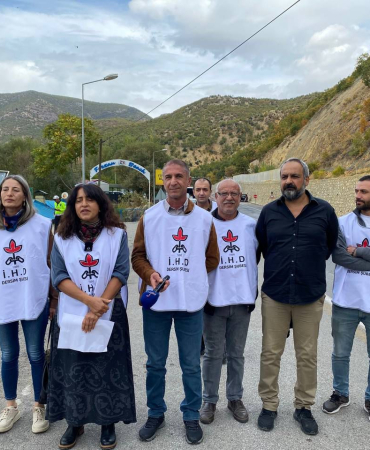 Dersim kent merkezindeki bir askeri kontrol noktasindan goruntu.