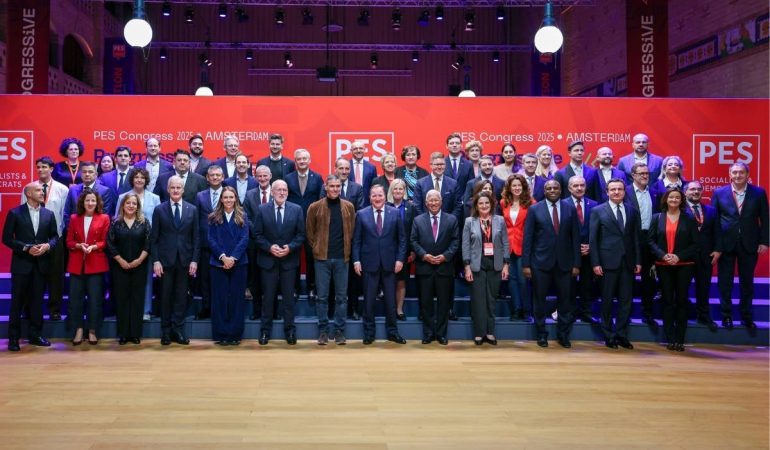 ozel-ve-bakirhan-avrupa-sosyalist-partisi-kongresine-katildi