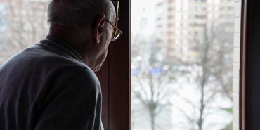 Yalnız Yaşayan Yaşlı