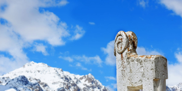 Dersim'de mezar-tasi