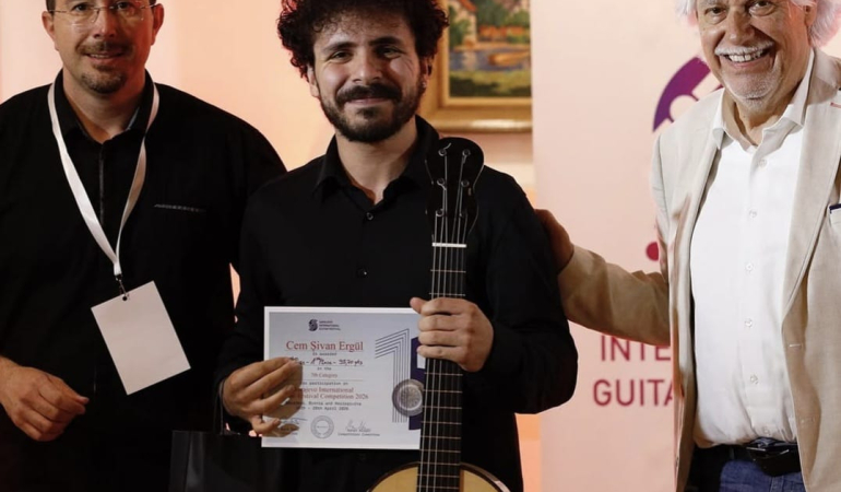 Sarayevo Gitar Ödülü Cem Şivan'a